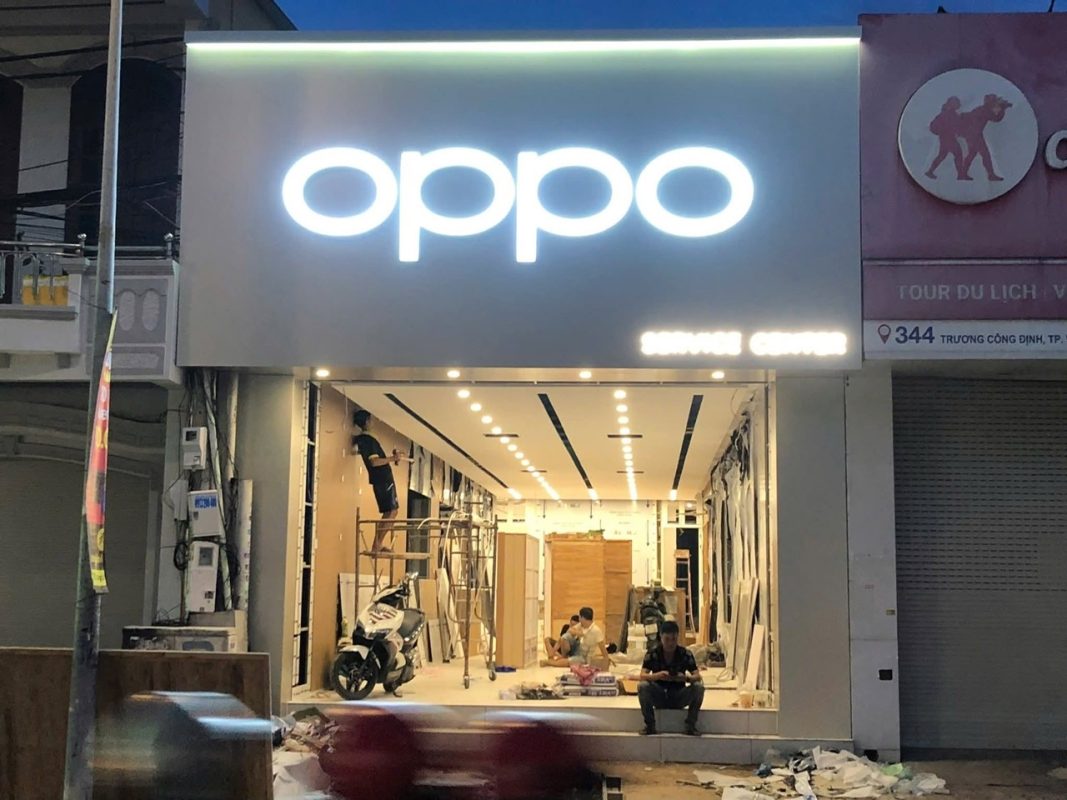 Làm biển quảng cáo cửa hàng điện thoại đẹp