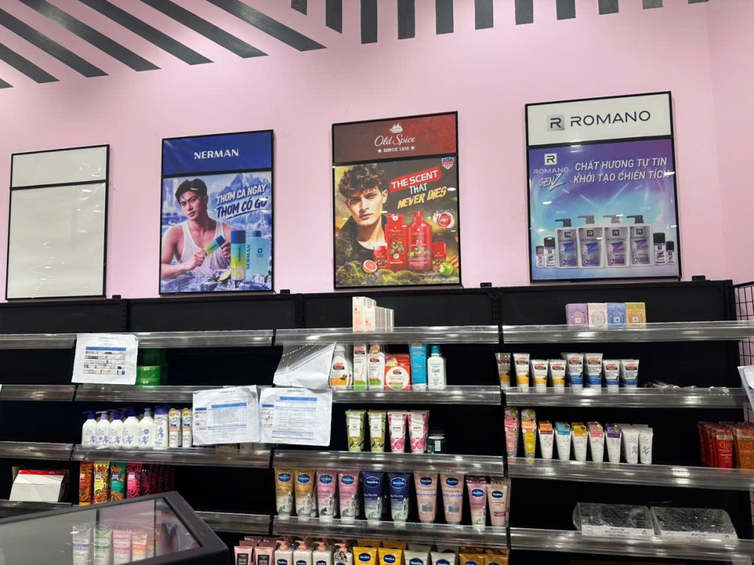 Tranh điện siêu mõng sáng đèn